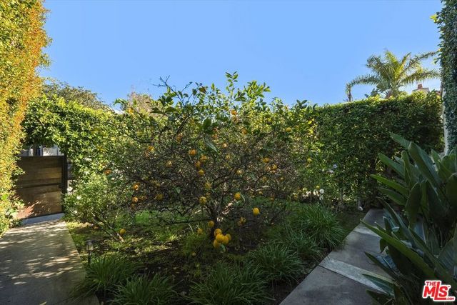 809 N La Jolla Avenue, Los Angeles, CA 90046