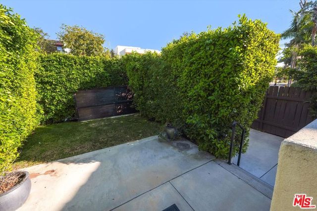 809 N La Jolla Avenue, Los Angeles, CA 90046