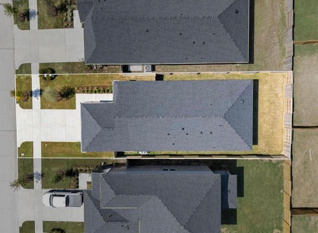 9537 Sugar Berry Dr, Conroe, TX 77385