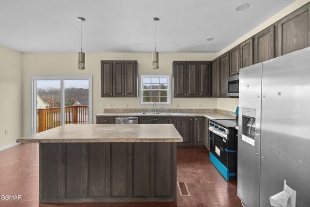 241 Stewart Hills Drive, Rogersville, TN 37857