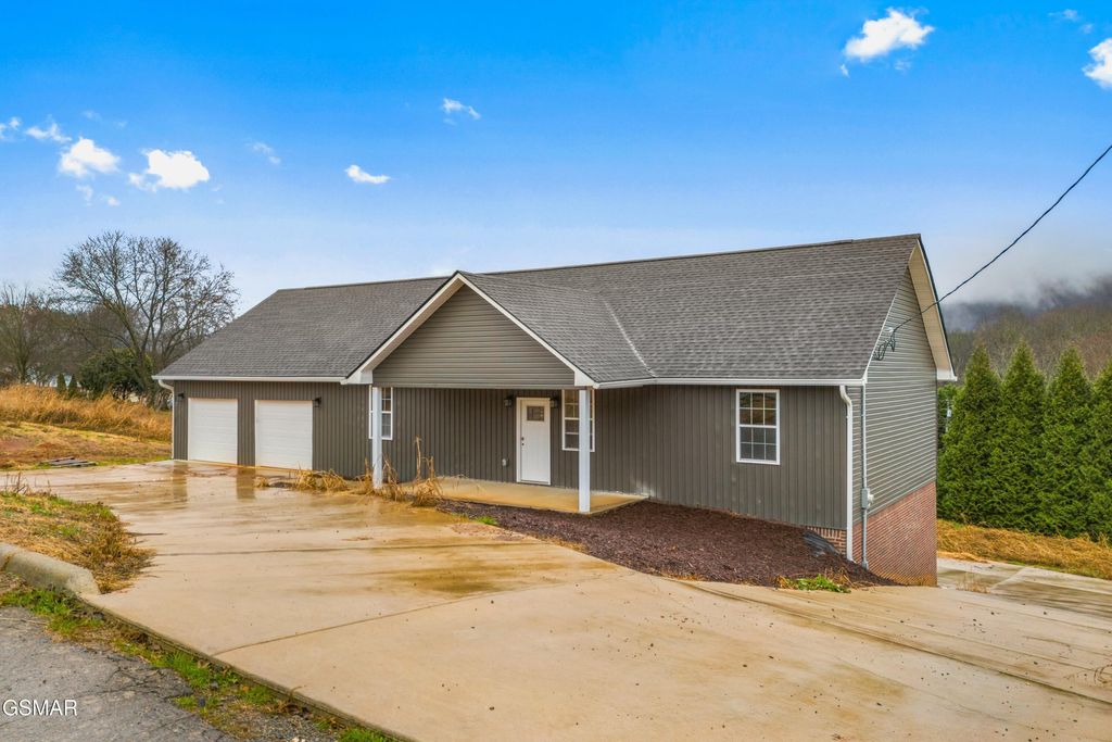 241 Stewart Hills Drive, Rogersville, TN 37857