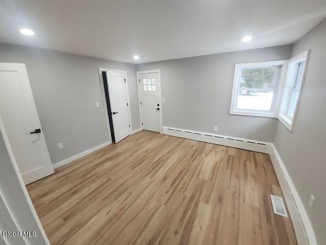 27 Kirby Road, Saratoga Springs, NY 12866