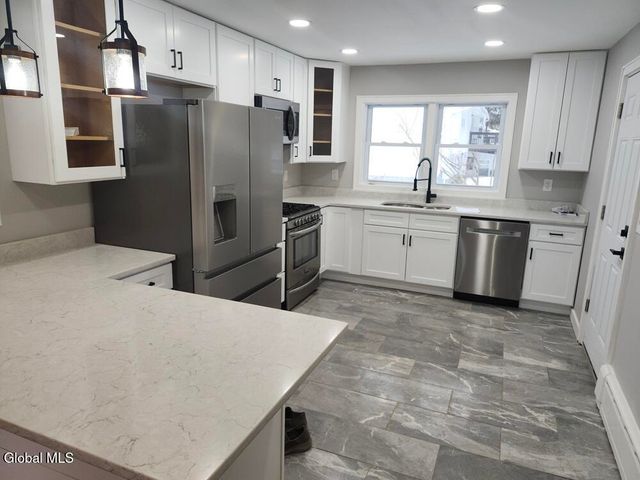 27 Kirby Road, Saratoga Springs, NY 12866