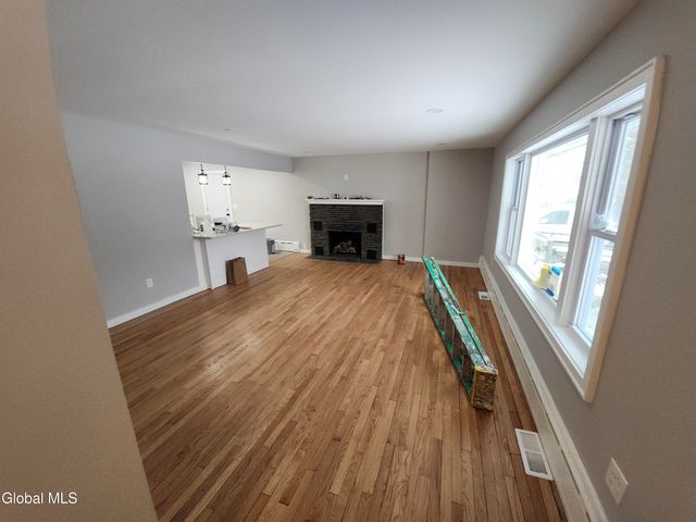 27 Kirby Road, Saratoga Springs, NY 12866