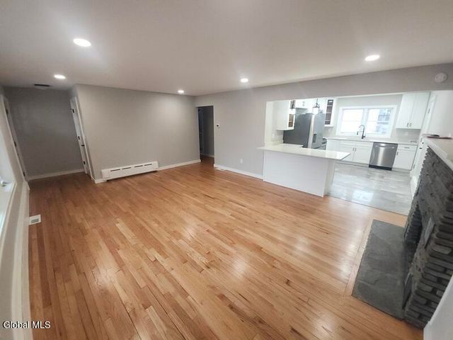 27 Kirby Road, Saratoga Springs, NY 12866