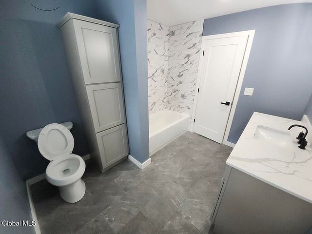 27 Kirby Road, Saratoga Springs, NY 12866