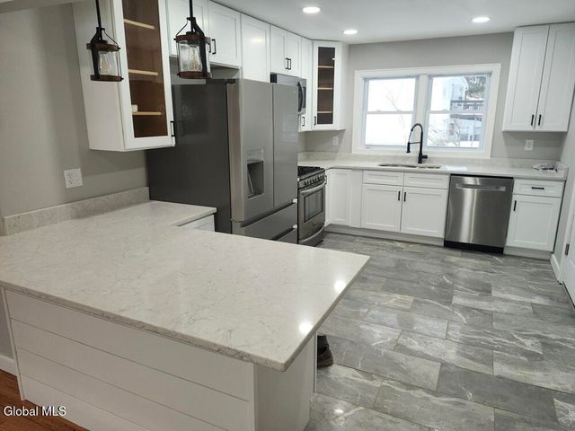 27 Kirby Road, Saratoga Springs, NY 12866