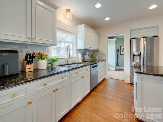 3221 Sunset Drive, Charlotte, NC 28209