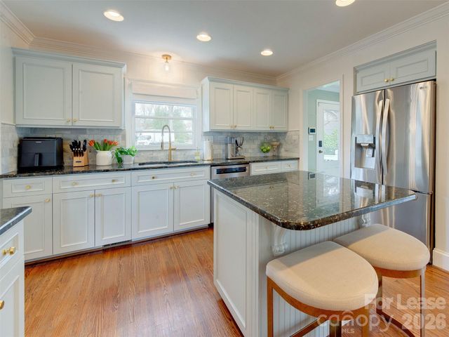 3221 Sunset Drive, Charlotte, NC 28209