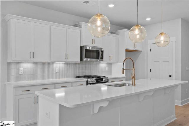 465 Amaryllis Lane, Woodruff, SC 29388