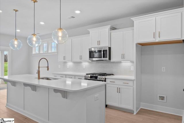 465 Amaryllis Lane, Woodruff, SC 29388