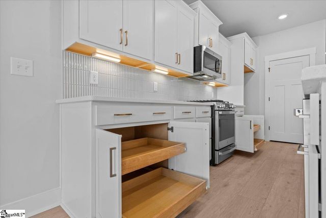 465 Amaryllis Lane, Woodruff, SC 29388