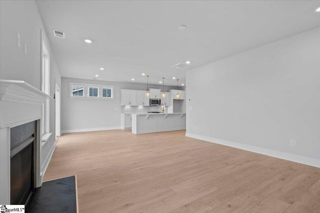 465 Amaryllis Lane, Woodruff, SC 29388