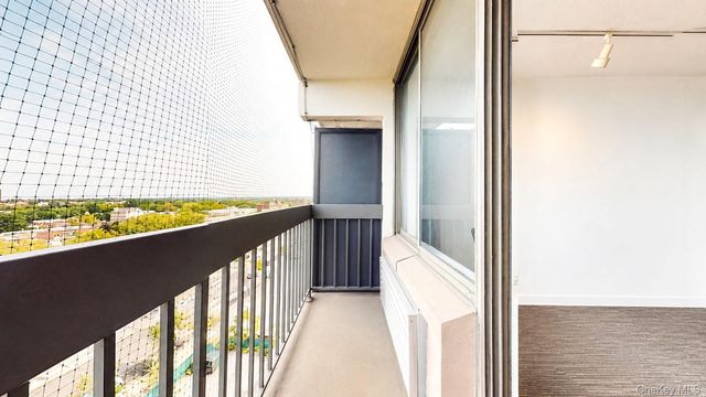 150-38 Union Turnpike 8D, Flushing, NY 11367