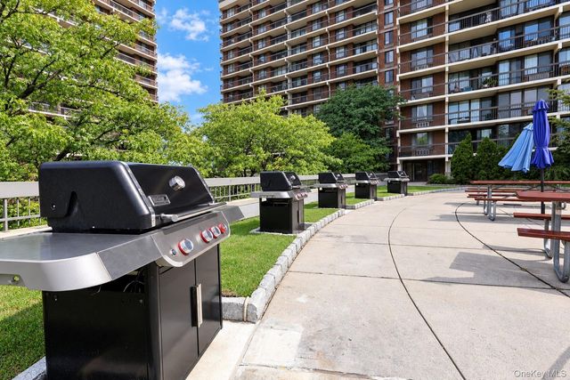 150-38 Union Turnpike 8D, Flushing, NY 11367