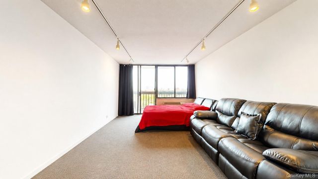150-38 Union Turnpike 8D, Flushing, NY 11367