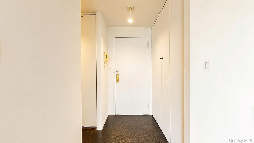 150-38 Union Turnpike 8D, Flushing, NY 11367 — photo 2