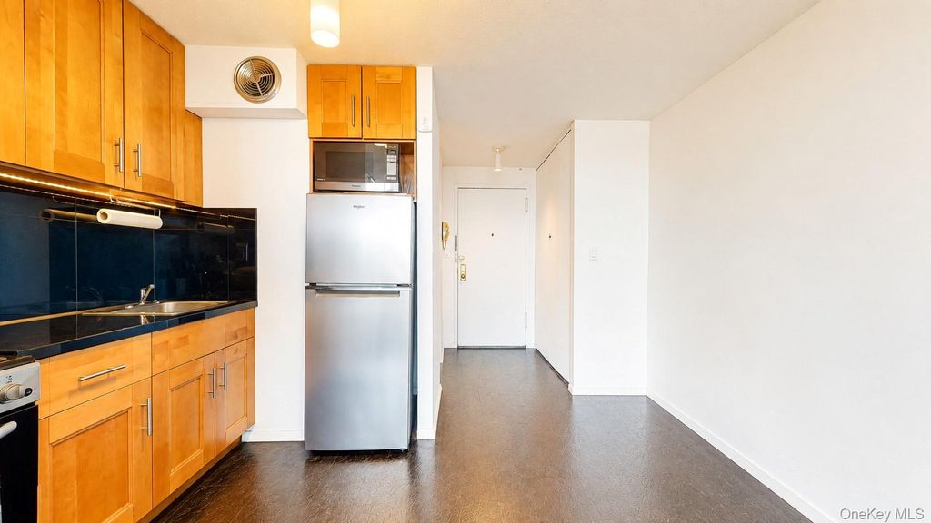 150-38 Union Turnpike 8D, Flushing, NY 11367 — photo 5