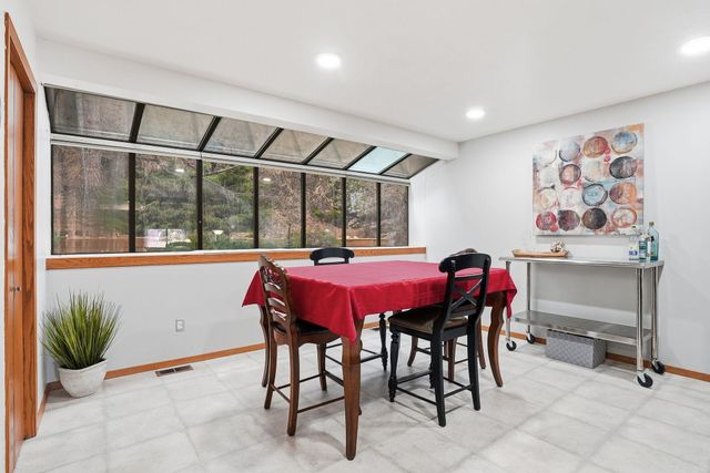 22804 E Clearwater Ln, Liberty Lake, WA 99019