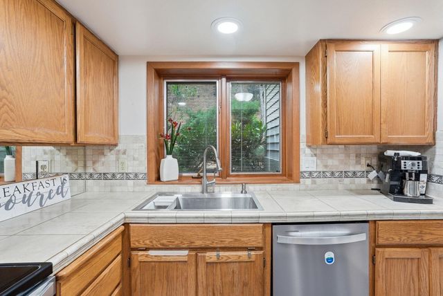 22804 E Clearwater Ln, Liberty Lake, WA 99019