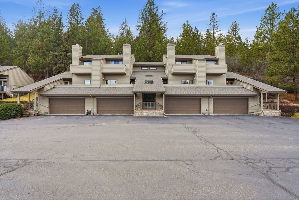 22804 E Clearwater Ln, Liberty Lake, WA 99019