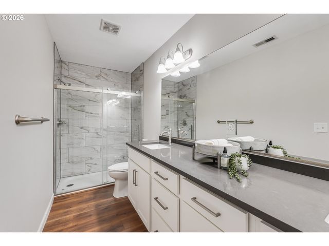 2106 CHARLIE Ct, Forest Grove, OR 97116