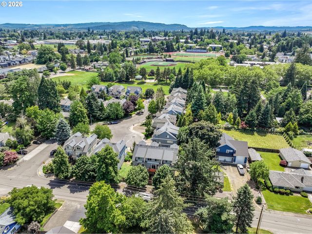 2106 CHARLIE Ct, Forest Grove, OR 97116