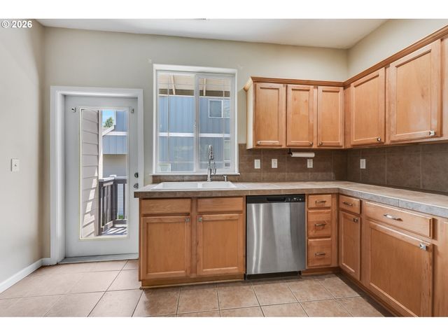 2106 CHARLIE Ct, Forest Grove, OR 97116