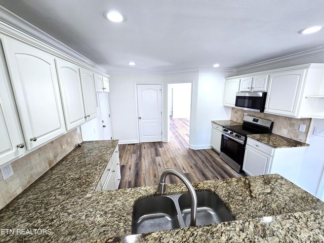 10237 Canton Place Lane, Knoxville, TN 37922