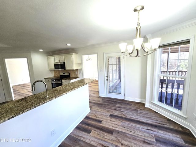 10237 Canton Place Lane, Knoxville, TN 37922