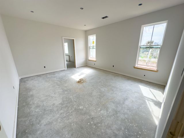 1049 Creekwood Cir, Bauxite, AR 72011
