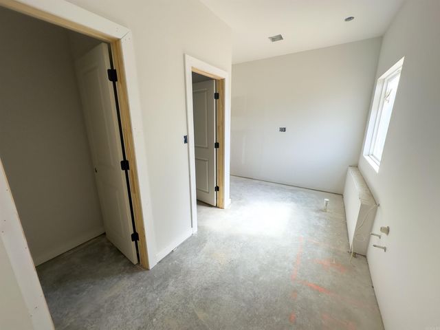 1049 Creekwood Cir, Bauxite, AR 72011