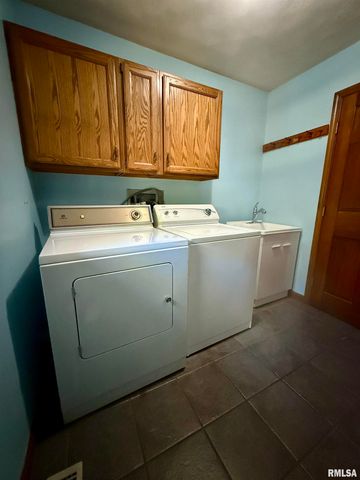 107 OAKVIEW Drive, Knoxville, IL 61448