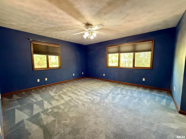 107 OAKVIEW Drive, Knoxville, IL 61448