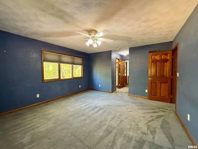 107 OAKVIEW Drive, Knoxville, IL 61448