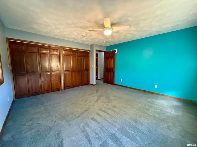 107 OAKVIEW Drive, Knoxville, IL 61448