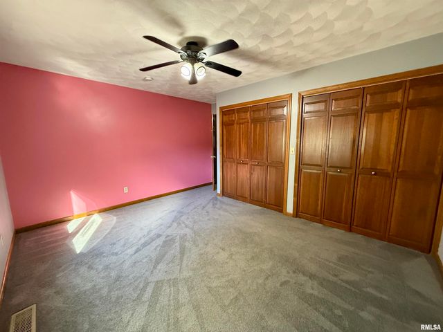 107 OAKVIEW Drive, Knoxville, IL 61448