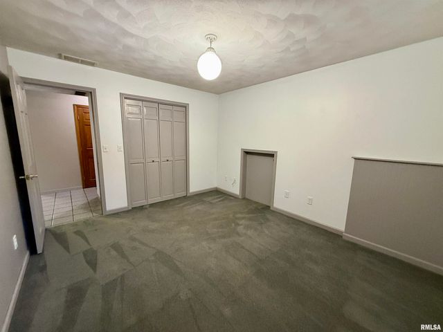 107 OAKVIEW Drive, Knoxville, IL 61448