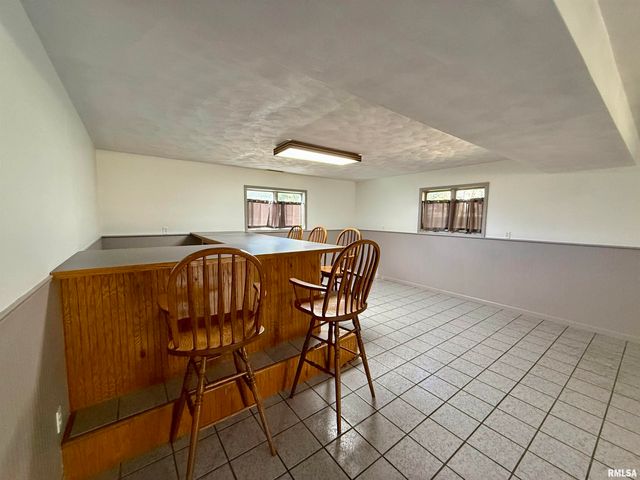 107 OAKVIEW Drive, Knoxville, IL 61448