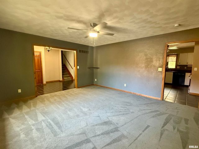 107 OAKVIEW Drive, Knoxville, IL 61448