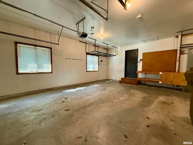 107 OAKVIEW Drive, Knoxville, IL 61448