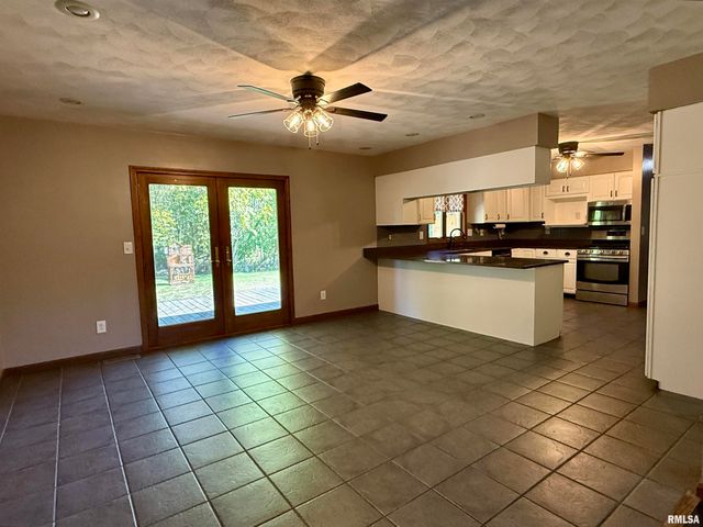 107 OAKVIEW Drive, Knoxville, IL 61448