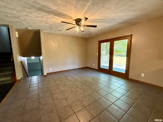 107 OAKVIEW Drive, Knoxville, IL 61448