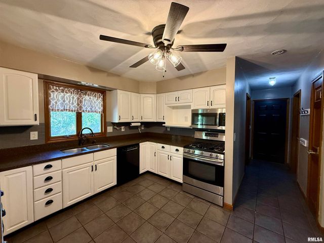 107 OAKVIEW Drive, Knoxville, IL 61448