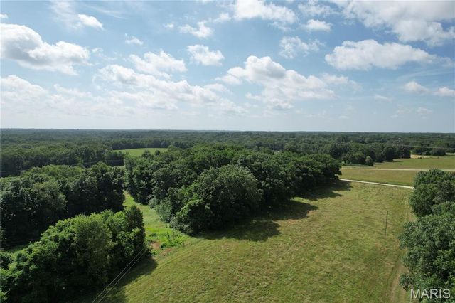 22221 Macedonia Church Road, Warrenton, MO 63383