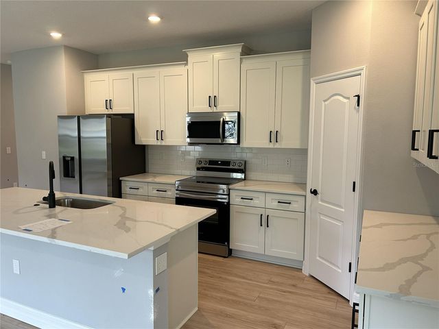 13012 ROBIN AVENUE, Brooksville, FL 34614