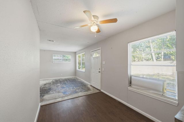 710 Canary Circle, Pasadena, TX 77502