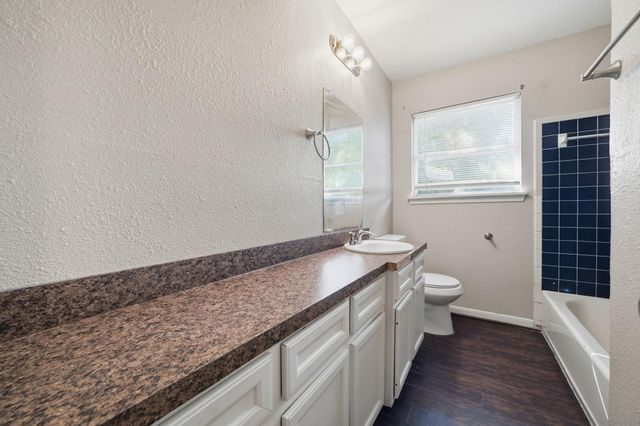 710 Canary Circle, Pasadena, TX 77502