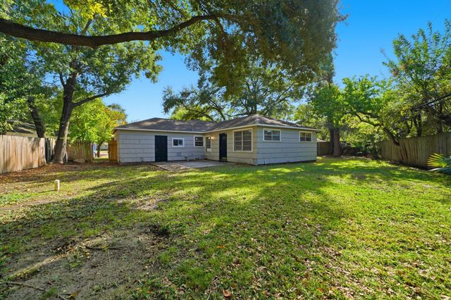 710 Canary Circle, Pasadena, TX 77502