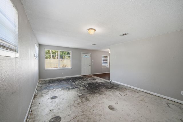 710 Canary Circle, Pasadena, TX 77502